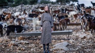 Επιστροφή στις ρίζες | H Pink Woman τιμά την ελληνική παράδοση μέσα από τη χειμερινή καμπάνια της