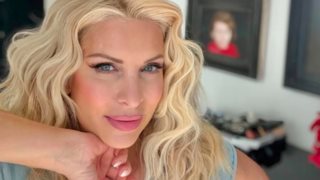 Η Ελένη Μενεγάκη επέστρεψε με νέα φωτό και πρωινή βόλτα!