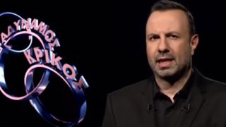 Ο Τάσος Τρύφωνος στην πρώτη του φωτογραφία στο Ραδιομέγαρο της ΕΡΤ