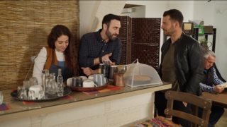 Η γη της Ελιάς | Ο Χάρης και η Ρένα, το νέο ζευγάρι που εισβάλλει στη σειρά! Οι συγκλονιστικές εξελίξεις της εβδομάδας