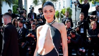 Γαλλικό μανικιούρ σε αμυγδαλωτά νύχια | Η Ήβη Αδάμου το δοκίμασε - και έδειξε υπέροχο