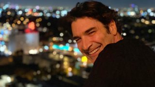 Αυτή είναι η παρτενέρ του Χριστόφορου Παπακαλιάτη στη νέα του σειρά