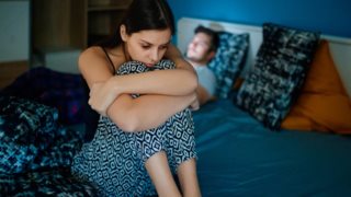 Η γνωστή μάρκα προφυλακτικών DUO στέλνει ηχηρό μήνυμα κατά της σεξουαλικής κακοποίησης