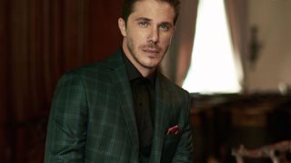 Νίκος Οικονομόπουλος: Στα παρασκήνια τις φωτογράφισης για τις εμφανίσεις του στο «Κέντρο Αθηνών»