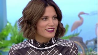 Μαίρη Συνατσάκη: Η γυμνή εμφάνιση στη σκηνή, ο λόγος που δεν συνεργάστηκε με τη Ντορέττα &amp; οι διακοπές με τους πρώην μαζί με τον σύντροφό της