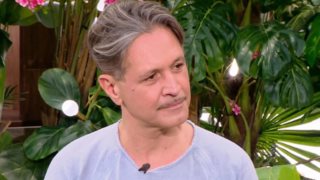 Αιμίλιος Χειλάκης: "Διαλύθηκα – Ήμουν με ίωση και γυρίζαμε μέσα στο κρύο και την υγρασία"