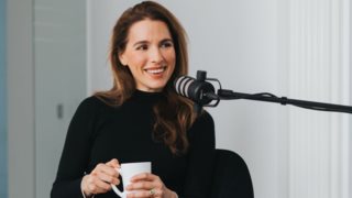 Μελία Κράιλινγκ: "Δεν ζούσαμε όλοι μαζί - Οι γονείς μου χώρισαν αλλά για εμένα ήταν έτσι από την αρχή"