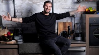 &quot;Όσο είναι ο Άκης Πετρετζίκης στην τηλεόραση, δεν αξίζει να κάνω εκπομπή&quot;