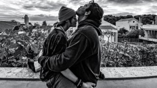 Ο Άγγελος Λάτσιος, η Γαία Μερκούρη και... το κρεβάτι του