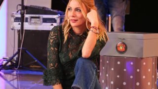 Σμαράγδα Καρύδη: Δείτε πρώτη φορά το πλατό της νέας της εκπομπής: Πότε κάνει πρεμιέρα το «Νότα Μία»;