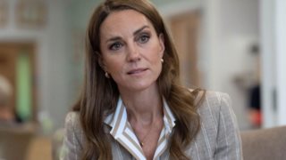 Kate Midddleton | Με ψάθινο πλατύγυρο καπέλο σε εμφάνιση-έκπληξη στο Wimbledon