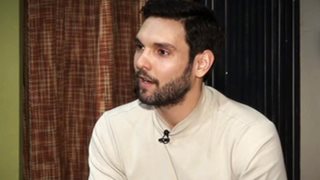 Ιωάννης Αθανασόπουλος: Ο «Γιάννος» μιλά για όλα! Τα παραπανίσια κιλά, οι ιδιαίτερες συνήθειες &amp; το αστείο παρατσούκλι