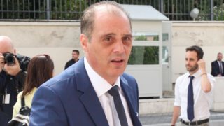 Ο Κυριάκος Βελόπουλος απαντά στον Γιώργο Καπουτζίδη: "Να πάει να γυαλίσει τα πόμολα του στρατοπέδου"