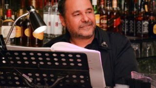 Αλέξανδρος Ρήγας: Όλα έτοιμα για το «Room Service, πλιζ» στον ΣΚΑΪ