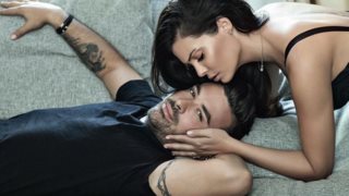 Μαρία Κορινθίου &amp; Γιάννης Αϊβάζης
: Ποζάρουν με σέξι διάθεση μόνο με τα εσώρουχα τους! Δείτε το στιγμιότυπο
