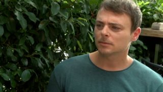 Νίκος Μίχας: Περιγράφει την ιδιαίτερη πρόταση γάμου που έκανε στη σύζυγό του!