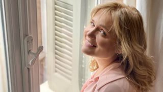 Μαρία Καβογιάννη | Η μεγάλη αλλαγή στην εξωτερική της εμφάνιση με αφορμή τον ρόλο στη σειρά "Μια νύχτα του Αυγούστου"