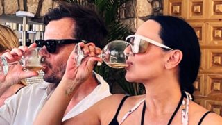 Με ταξίδι στο Καστελόριζο γιόρτασαν τα δέκα χρόνια γάμου του η Ζενεβιέβ Μαζαρί και ο Βασίλης Καρύδης