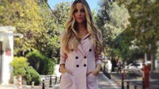 Δούκισσα Νομικού: Η «καλημέρα» από το Παρίσι &amp; το μήνυμα για τον γιο της