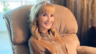 Η Μάρα Ζαχαρέα γιορτάζει την Παγκόσμια Ημέρα Αγκαλιάς με μια σπάνια throwback φωτογραφία στο πλευρό του Θεόδωρου Ρουσόπουλου