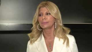 Η Ζήνα Κουτσελίνη ξεκαθαρίζει αν οι "Αλήθειες με τη Ζήνα" αλλάζουν ώρα με τον πιο απολαυστικό τρόπο