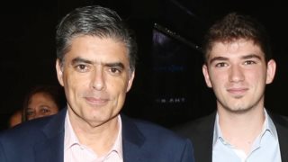 O Λάμπης Ευαγγελάτος διαψεύδει τον γάμο του - Ποιος είναι ο γοητευτικός μεγαλύτερος γιος του Νίκου Ευαγγελάτου;