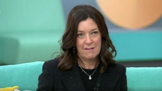 Βικτόρια Χίσλοπ | Γιατί βρίσκεται πάντα στα γυρίσματα των σειρών που βασίζονται στα βιβλία της;