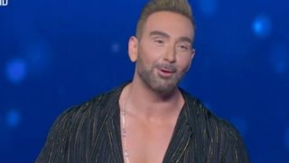 J2US | Η on-air ενόχληση του Νίκου Κοκλώνη: "Σεβαστείτε ότι κάνουμε έξι ώρες εκπομπή"