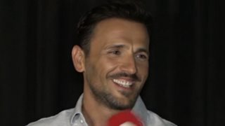 Νίκος Βέρτης: Το «σ' αγαπώ» που δεν λέει &amp; η αντίδραση on camera όταν ρωτήθηκε για την προσωπική του ζωή!