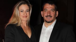 Αφροδίτη Σκαφίδα - Πύρρος Δήμας: Πιασμένοι χέρι χέρι στην Αναστάση - Δείτε την φωτογραφία