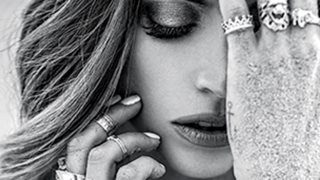 Αθηνά Οικονομάκου: «Σε αυτή τη ζωή υπάρχει φθόνος και ζήλια. Καταλαβαίνω όσους μπορεί να μη χαίρονται με τη χαρά μου»