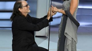 Βραβεία Emmy: Η πιο ρομαντική πρόταση γάμου συνέβη χθες!
