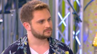 Ο Γιώργος Σπετσιώτης εισέβαλε στο &quot;Καλό Μεσημεράκι&quot; - Η αμήχανη ερώτηση για το αδιάκοπο αλλά άτυχο φλερτ στην Κόνι