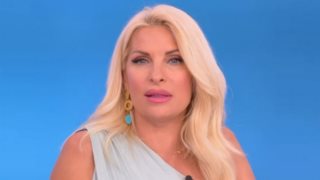 Ελένη Μενεγάκη | Ποια διάσημη τραγουδίστρια συνάντησε τυχαία σε ψαροταβέρνα την Κυριακή;