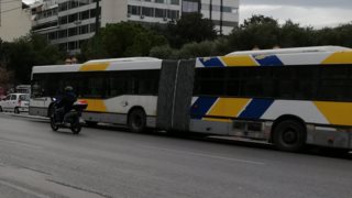 Σε απεργιακό κλοιό η χώρα: Πώς θα κινηθούν τα μέσα μεταφοράς - Συγκέντρωση ΓΣΕΕ - ΑΔΕΔΥ στις 11