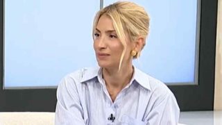 Έχεις meeting στη δουλειά; Το φόρεμα της Μαρίας Ηλιάκη είναι αυτό που χρειάζεσαι