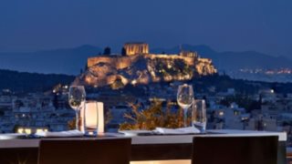 Διακοπές στην Αθήνα: Πού θα κάνεις βουτιές, θα χαλαρώσεις σαν σε νησί