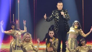 J2US | Η Ζωή Δημητράκου και ο Λευτέρης Πανταζής τραγουδούν Qele Qele