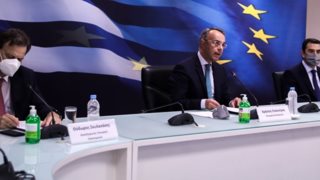 Επιδότηση 0,22€ το λίτρο στη βενζίνη, 72 ευρώ στο ρεύμα - Πριν το Πάσχα η &quot;επιταγή ακρίβειας&quot; [live]