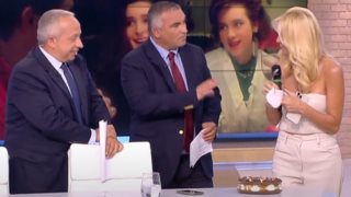 Η Φαίη Σκορδά σε νέο "ντου" στους Αταίριαστους | Το γλυκό που τους ενθουσίασε