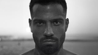 O Κωνσταντίνος Αργυρός σε μια προσωπική εξομολόγηση για το νέο παγκόσμιο τραγούδι του "Champ"