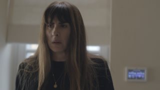 Μαύροι Πίνακες | Ένας επισκέπτης από το παρελθόν έρχεται να ταράξει τα νερά!