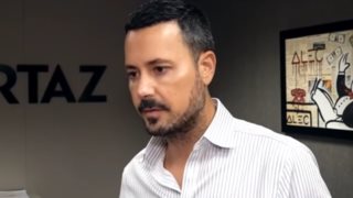 Ξέσπασε ο Πέτρος Κουσουλός: "Πρώτη φορά δέχομαι τόσο απρόκλητη επίθεση, έπιασαν στο στόμα τους τα παιδιά μου"