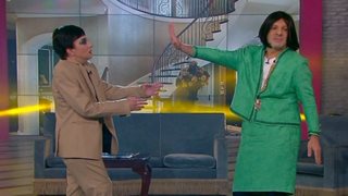 Video Of The Day: Μουτσινάς &amp; Βάνια αναβιώνουν μια από τις πιο επίκαιρες σκηνές της «Λάμψης»