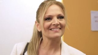 Video of the Day | Η Χριστίνα Λαμπίρη πάει κομμωτήριο και τη μπερδεύουν με τη Σία Κοσιώνη