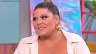 Η Δανάη Μπάρκα για τον καβγά Snik – Light: &quot;Να προσέχουμε πολύ τι χαρακτηρίζουμε ως πρότυπο&quot;