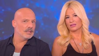 Η Φαίη Σκορδά εισέβαλε στο "Καλό Μεσημεράκι": "Δεν έχω παράπονο, με περιποιούνται εδώ στον ΣΚΑΪ"