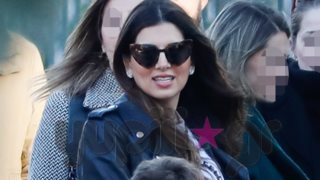 Σταματίνα Τσιμτσιλή : Οικογενειακές στιγμές στο κένρο της Αθήνας! Οι paparazzi φωτογραφίες