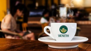 Βενέτης: Λουκέτο σε πέντε καταστήματα στην Αττική - Ποια είναι