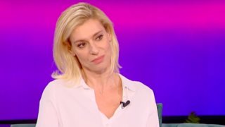 Συγκλονίζει η Ζέτα Δούκα: &quot;Έφτασα στο σημείο να μου κάνουν τα ρούχα που φορούσα στο Δημοτικό, μου κόπηκε η περίοδος&quot;